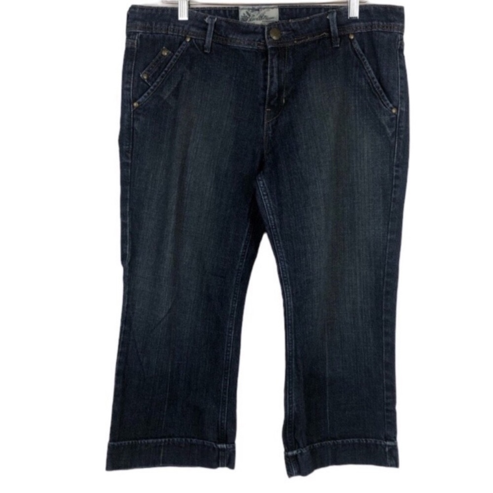 Levi Strauss Signature Women’s Sz 12 Capri Jeans Excellent Condition Dark Wash